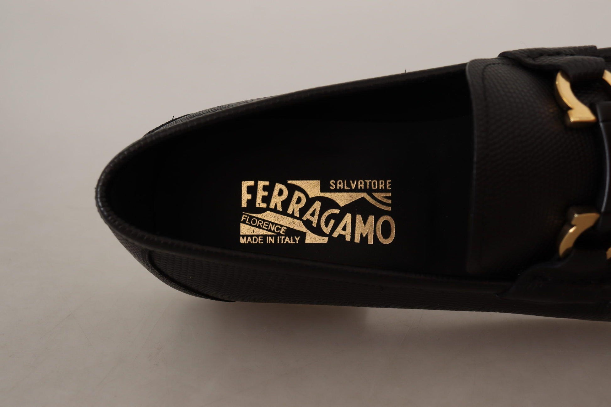 Salvatore Ferragamo Elegant Black Calf Leather Loafers - Arichezz.store