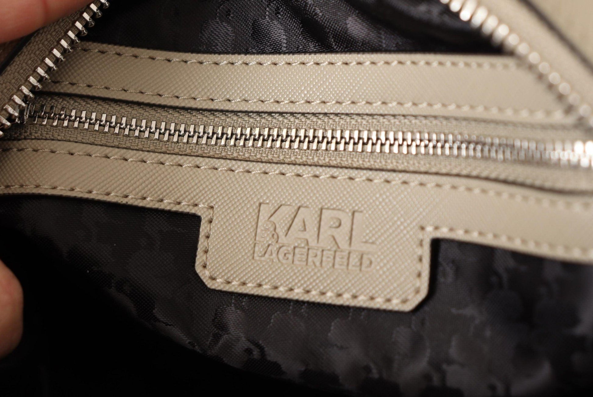 Karl Lagerfeld Elegant Green Shoulder Handbag - Arichezz.store