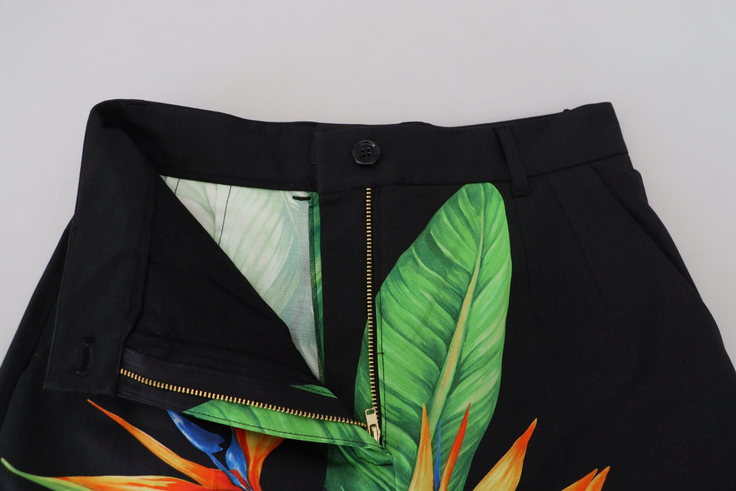 Dolce & Gabbana High Waist Hot Pants Shorts in Black Leaves Print - Arichezz.store