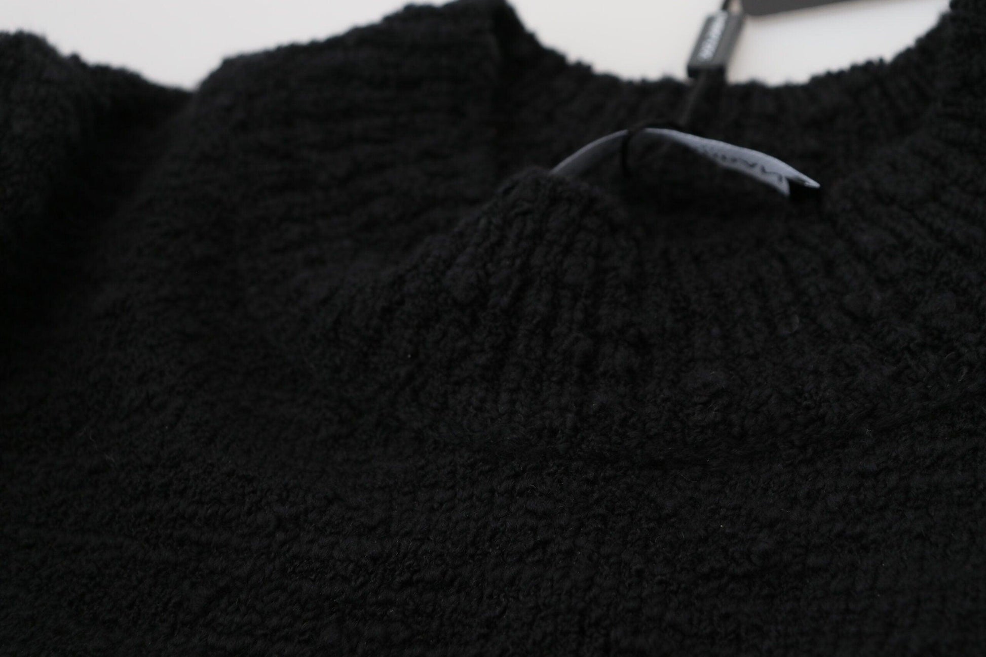 Dolce & Gabbana Elegant Virgin Wool Pullover Sweater - Arichezz.store