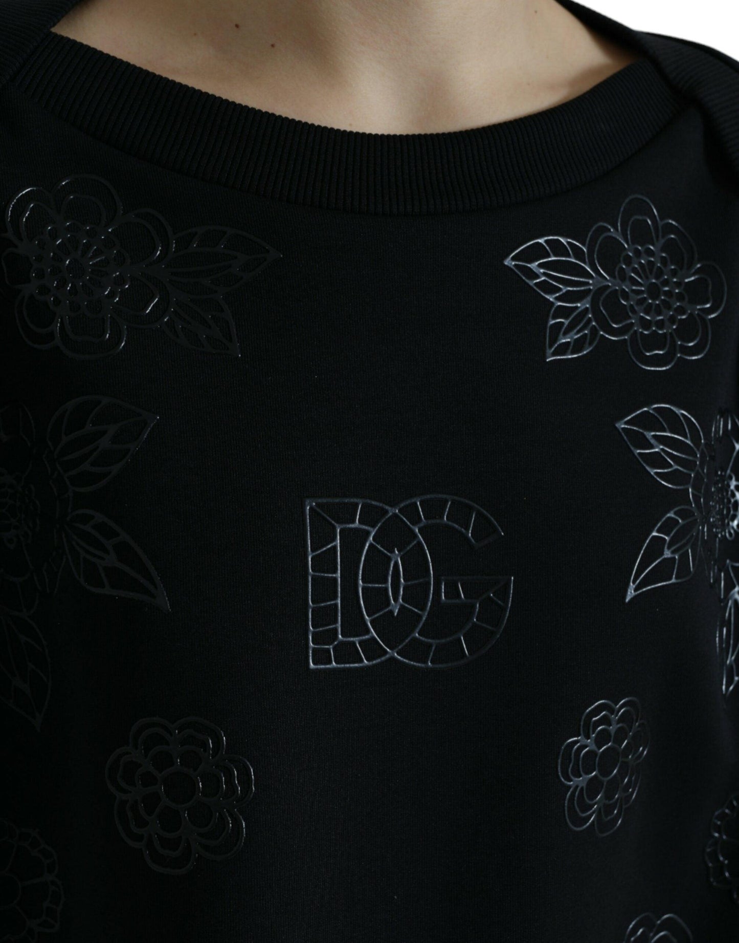 Dolce & Gabbana Elegant Black Floral Applique Sweater - Arichezz.store