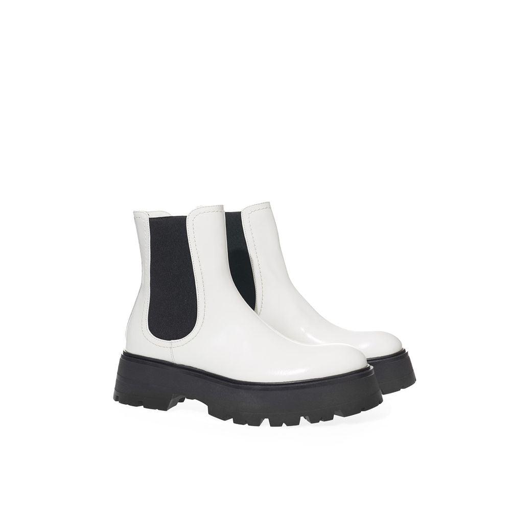 Alexander McQueen Elegant Monochrome Leather Boots - Arichezz.store