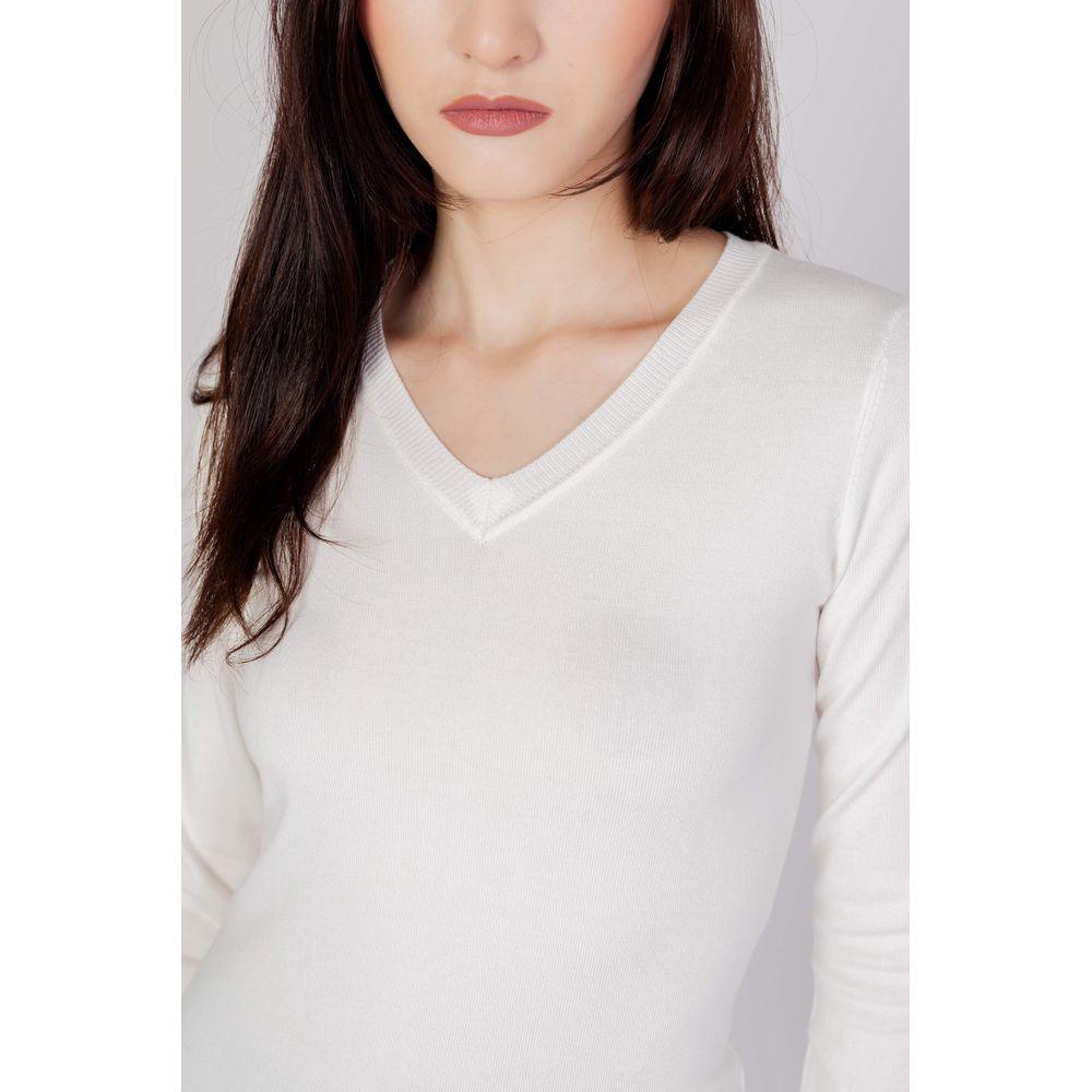 Guess White Cotton Tops & T-Shirt - Arichezz.store